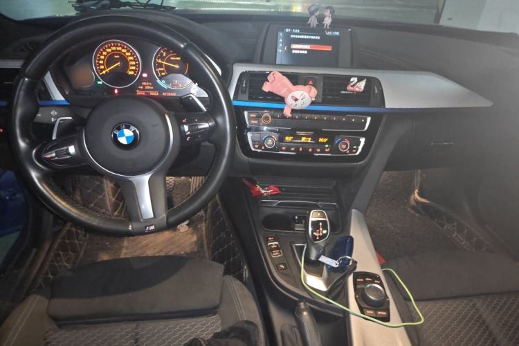 Used BMW 4 Series 2017 425i Gran Coupe Leading Model with M Sport Package Center Console