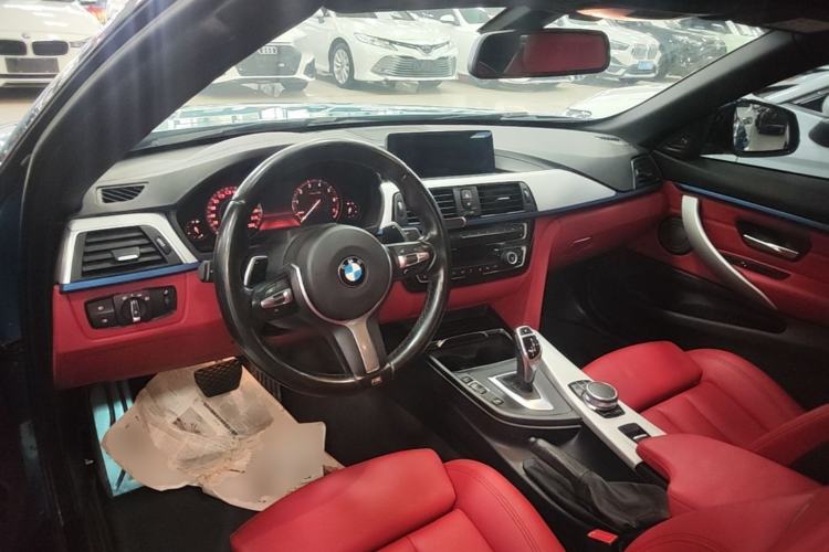 Used BMW 4 Series 2017 425i Convertible M Sport Package Center Console