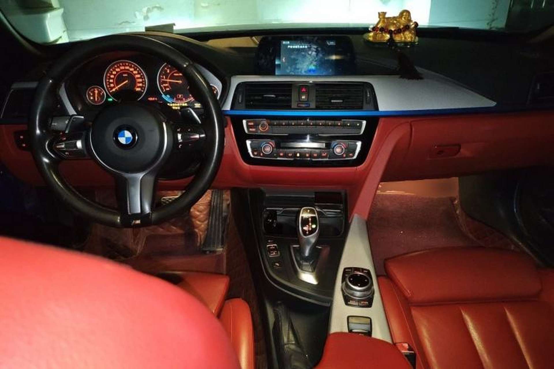 Used BMW 4 Series 2017 425i Convertible M Sport Package Center Console