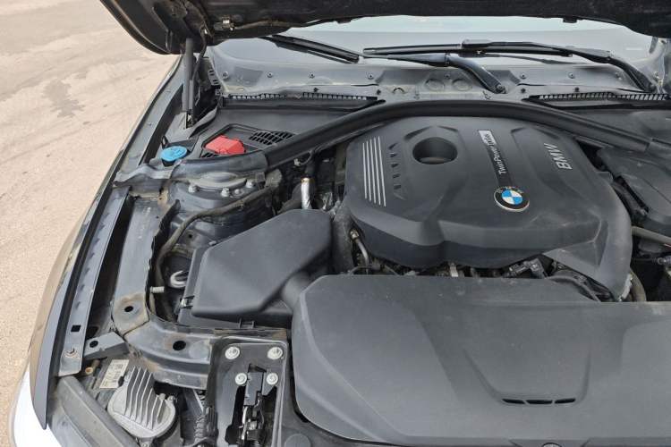 Used BMW 4 Series 2017 425i Gran Coupe Luxury M Sport Package Engine Bay Right