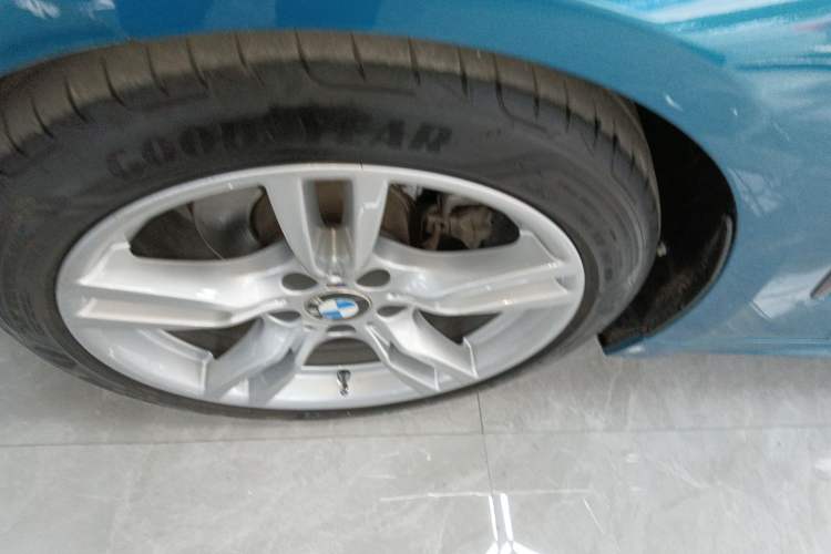 Used BMW 4 Series 2017 425i Gran Coupe Leading Model with M Sport Package Exterior 4