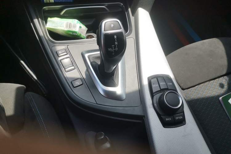 Used BMW 4 Series 2017 425i Gran Coupe Leading Model with M Sport Package Gear Lever