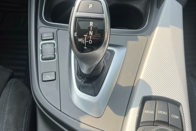 Used BMW 4 Series 2017 425i Gran Coupe Leading Model with M Sport Package Gear Lever