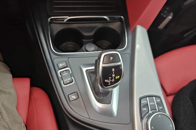 Used BMW 4 Series 2017 425i Convertible M Sport Package Gear Lever