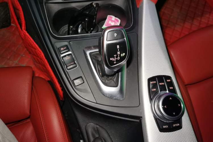 Used BMW 4 Series 2017 425i Convertible M Sport Package Gear Lever