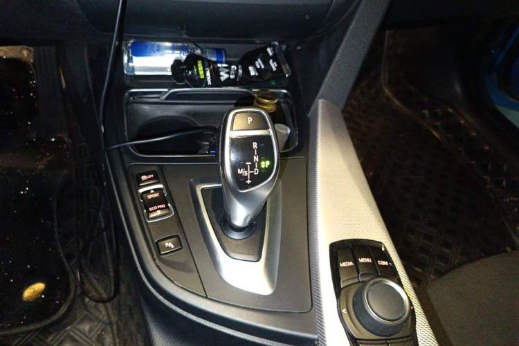 Used BMW 4 Series 2017 425i Gran Coupe Leading Model with M Sport Package Gear Lever