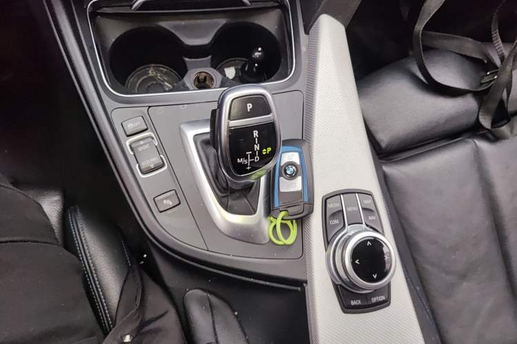 Used BMW 4 Series 2017 425i Gran Coupe Luxury M Sport Package Gear Lever