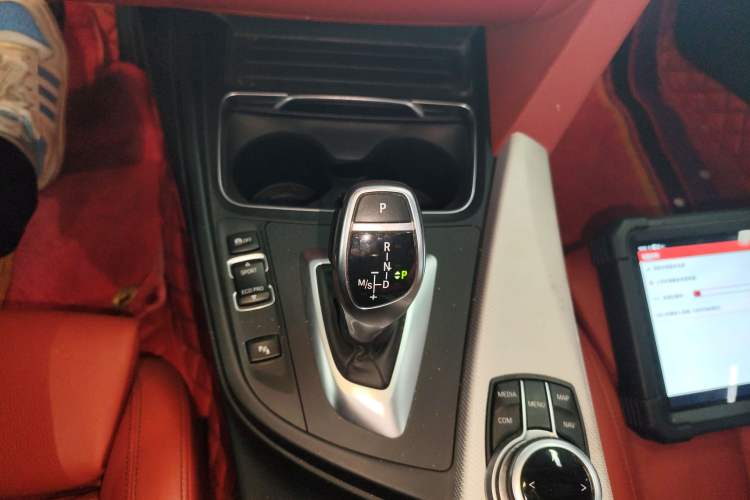 Used BMW 4 Series 2017 425i Convertible M Sport Package Gear Lever