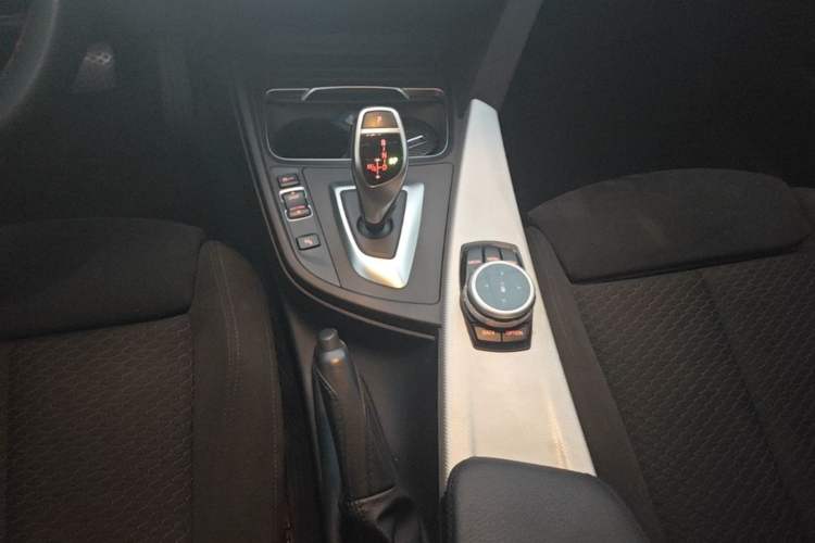 Used BMW 4 Series 2017 425i Gran Coupe Leading Model with M Sport Package Gear Lever