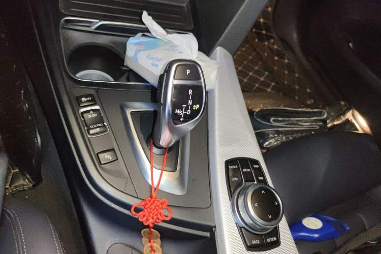 Used BMW 4 Series 2017 425i Convertible M Sport Package Gear Lever