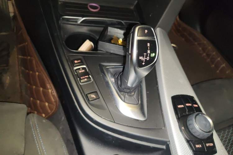 Used BMW 4 Series 2017 425i Gran Coupe Leading Model with M Sport Package Gear Lever