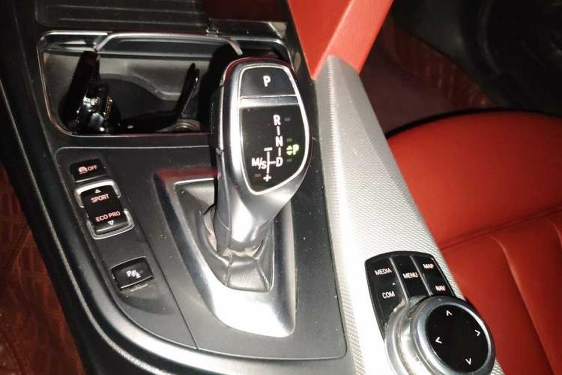 Used BMW 4 Series 2017 425i Convertible M Sport Package Gear Lever