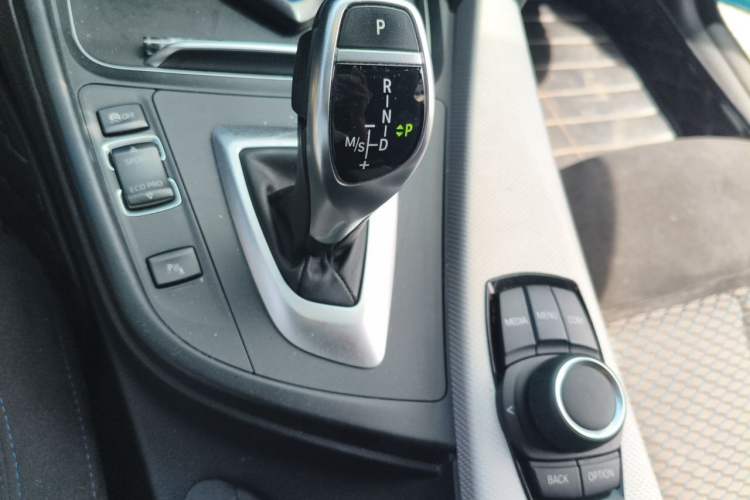Used BMW 4 Series 2017 425i Gran Coupe Leading Model with M Sport Package Gear Lever