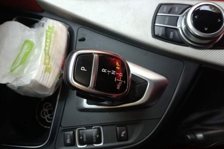 Used BMW 4 Series 2017 425i Convertible M Sport Package Gear Lever