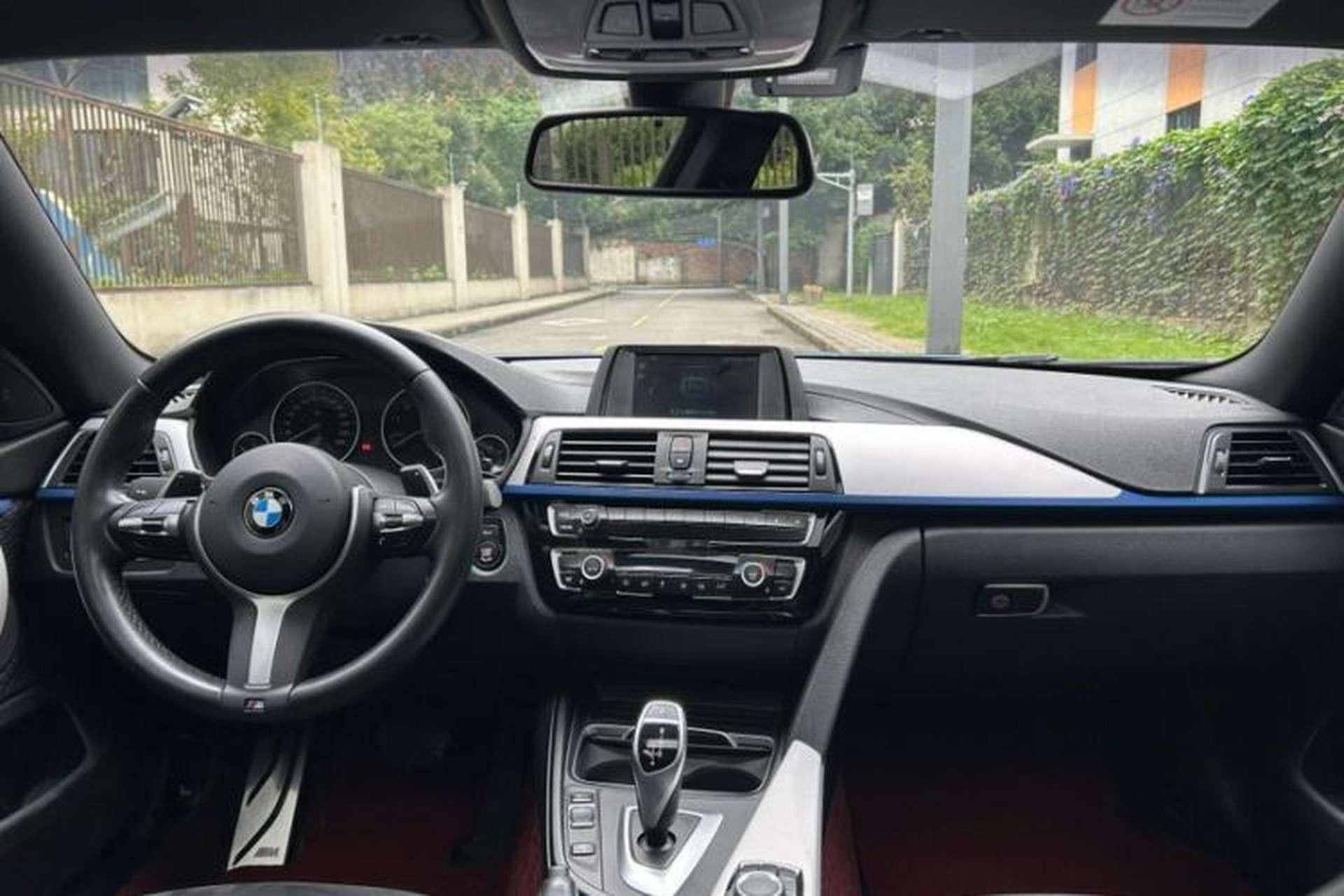 Used BMW 4 Series 2017 425i Gran Coupe Leading Model with M Sport Package Interior 3