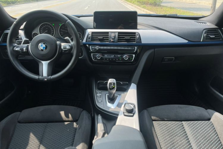 Used BMW 4 Series 2017 425i Gran Coupe Leading Model with M Sport Package Interior 4