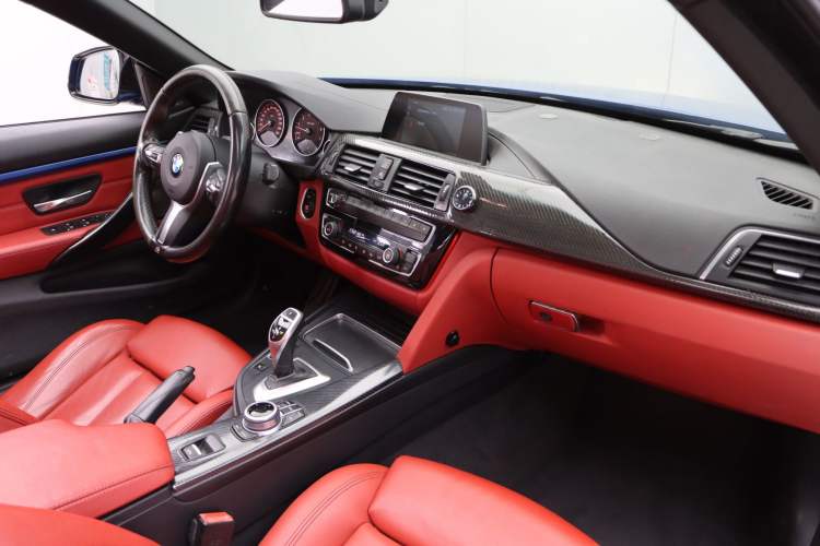 Used BMW 4 Series 2017 425i Convertible M Sport Package Interior 4