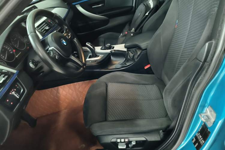 Used BMW 4 Series 2017 425i Gran Coupe Leading Model with M Sport Package Left Front Seat