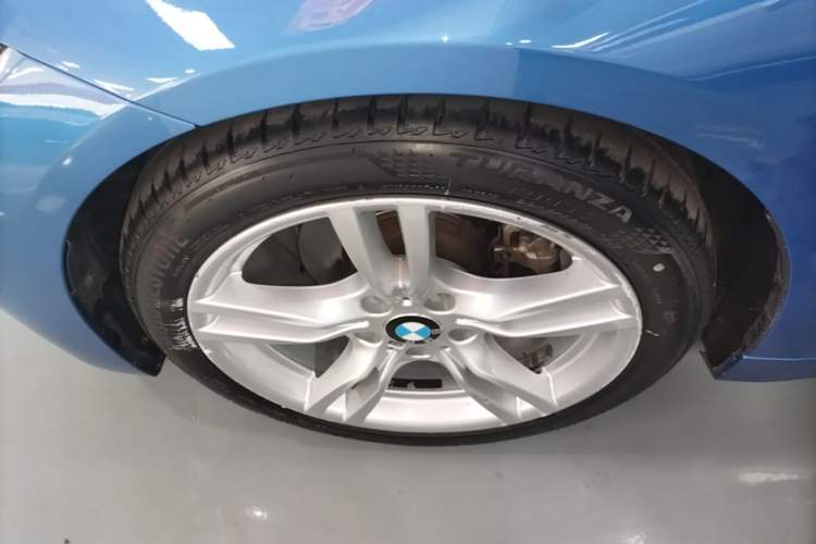 Used BMW 4 Series 2017 425i Gran Coupe Leading Model with M Sport Package Left Front Wheel Hub