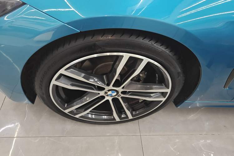 Used BMW 4 Series 2017 425i Convertible M Sport Package Left Front Wheel Hub
