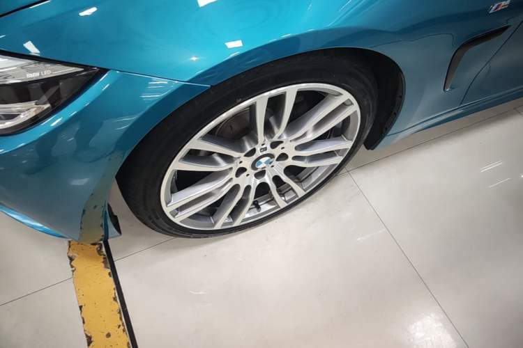 Used BMW 4 Series 2017 425i Convertible M Sport Package Left Front Wheel Hub