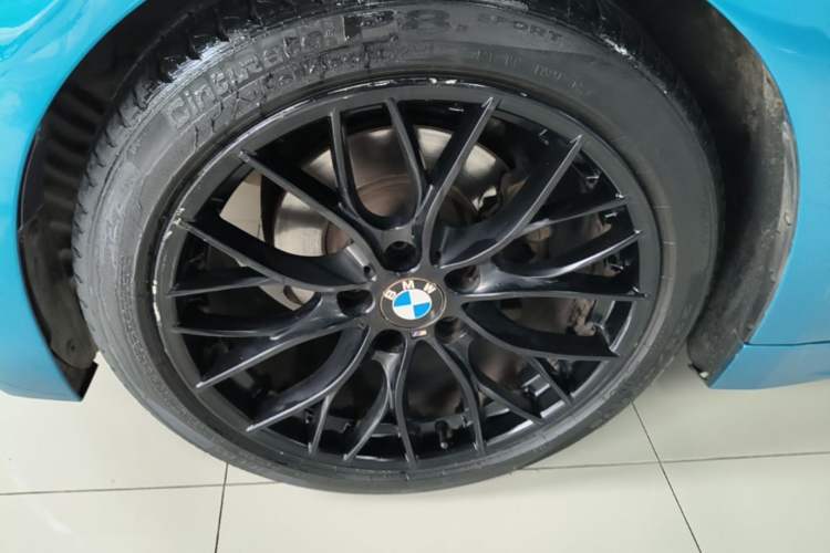 Used BMW 4 Series 2017 425i Gran Coupe Leading Model with M Sport Package Left Front Wheel Hub