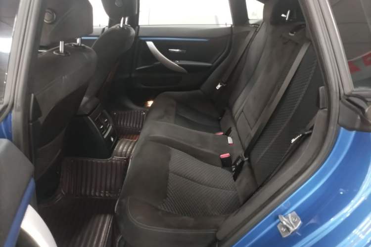 Used BMW 4 Series 2017 425i Gran Coupe Leading Model with M Sport Package Left Rear Seat