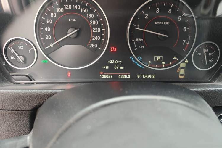 Used BMW 4 Series 2017 425i M Sport Package Odometer Close Up