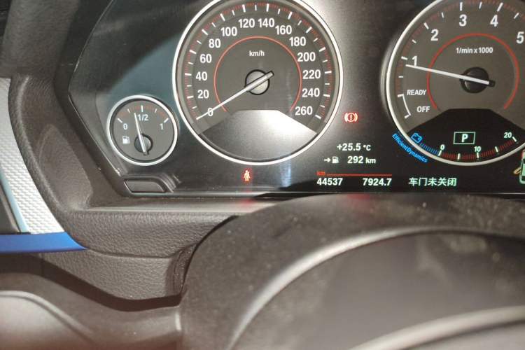 Used BMW 4 Series 2017 425i Gran Coupe Leading Model with M Sport Package Odometer Close Up
