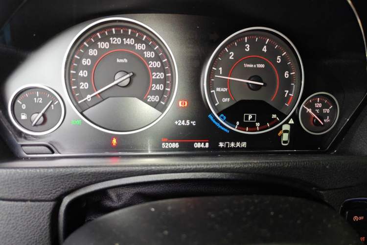 Used BMW 4 Series 2017 425i Gran Coupe Luxury M Sport Package Odometer Close Up