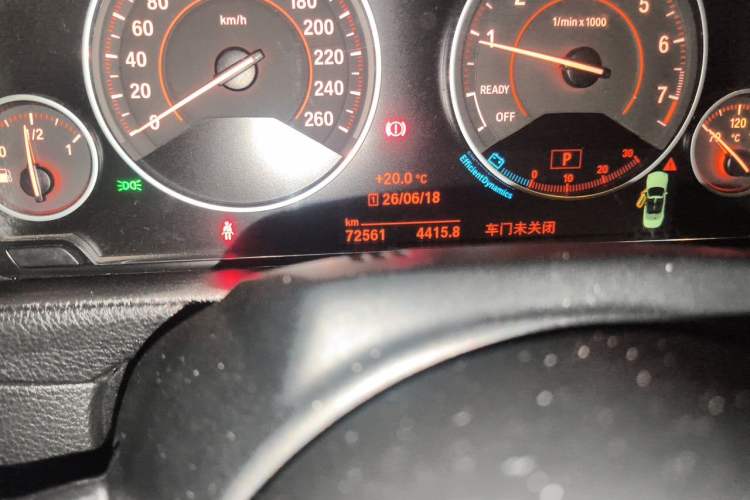 Used BMW 4 Series 2017 425i Convertible M Sport Package Odometer Close Up