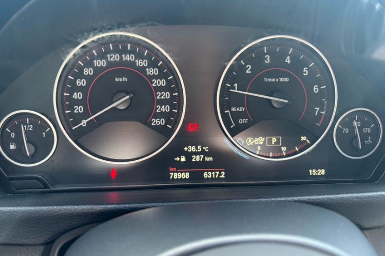 Used BMW 4 Series 2017 425i Gran Coupe Leading Model with M Sport Package Odometer Close Up