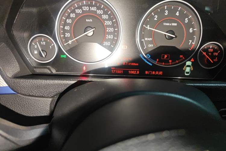 Used BMW 4 Series 2017 425i M Sport Package Odometer Close Up