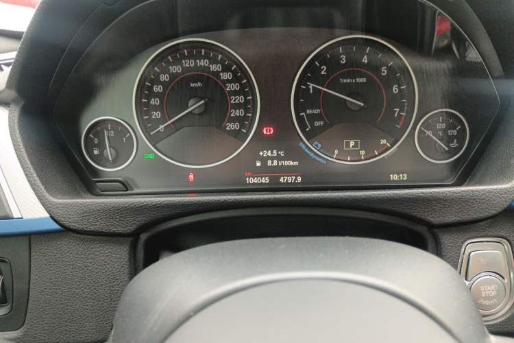 Used BMW 4 Series 2017 425i M Sport Package Odometer Close Up