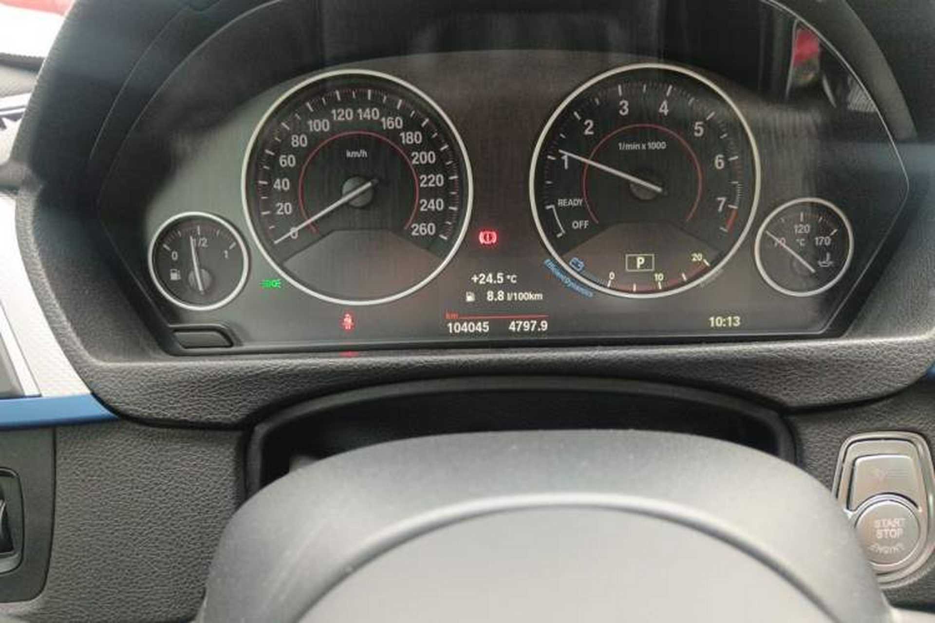 Used BMW 4 Series 2017 425i M Sport Package Odometer Close Up