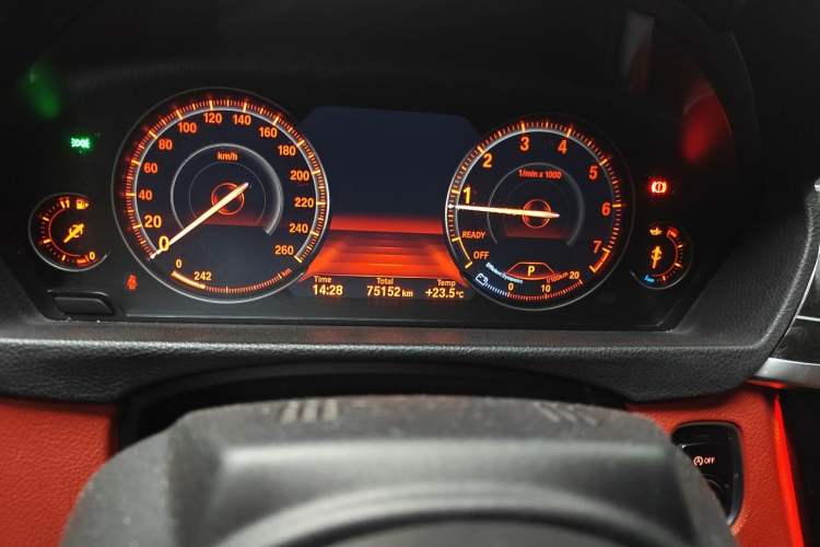 Used BMW 4 Series 2017 430i Convertible M Sport Package Odometer Close Up