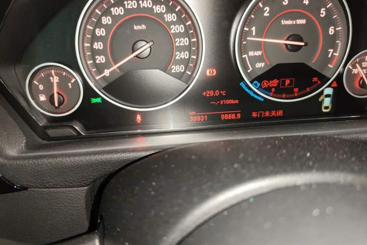 Used BMW 4 Series 2017 425i Gran Coupe Luxury M Sport Package Odometer Close Up