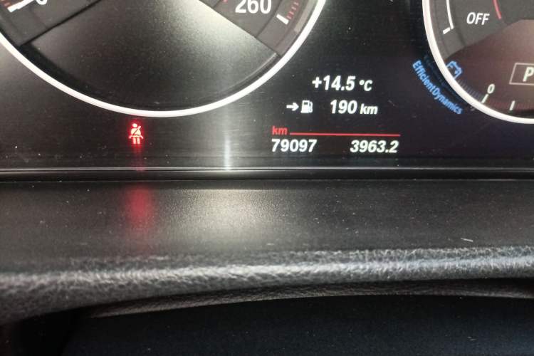 Used BMW 4 Series 2017 425i Convertible M Sport Package Odometer Close Up