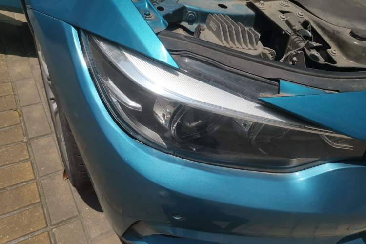 Used BMW 4 Series 2017 425i Gran Coupe Leading Model with M Sport Package Right Front Headlight