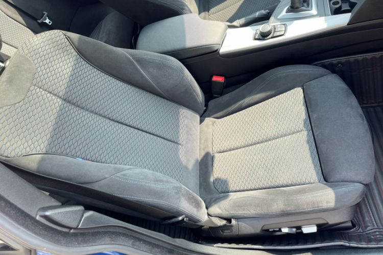 Used BMW 4 Series 2017 425i Gran Coupe Leading Model with M Sport Package Right Front Seat