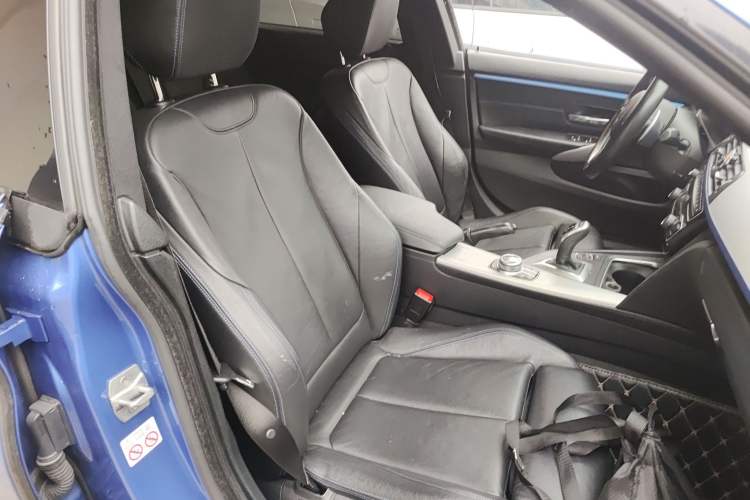 Used BMW 4 Series 2017 425i Gran Coupe Luxury M Sport Package Right Front Seat