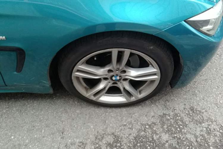 Used BMW 4 Series 2017 425i Gran Coupe Leading Model with M Sport Package Right Front Wheel Hub