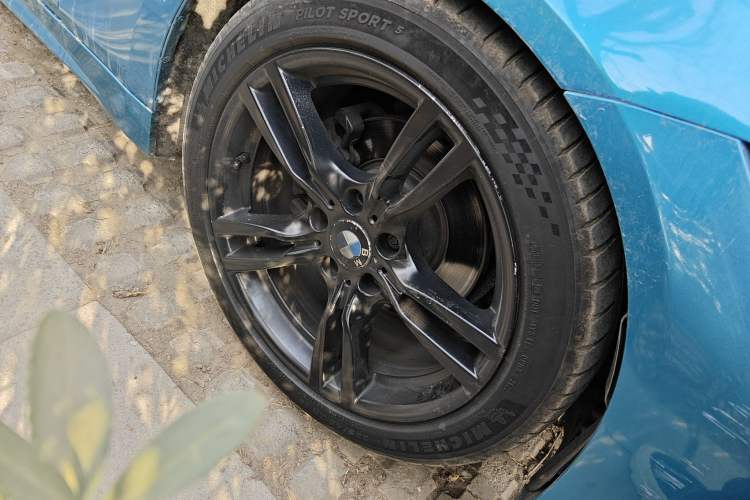 Used BMW 4 Series 2017 425i M Sport Package Right Front Wheel Hub