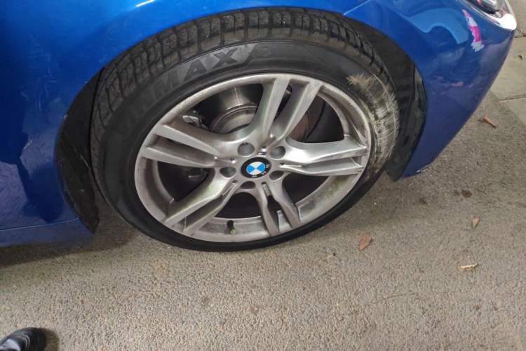 Used BMW 4 Series 2017 425i Gran Coupe Luxury M Sport Package Right Front Wheel Hub