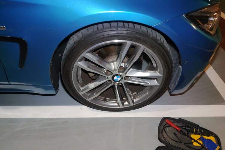 Used BMW 4 Series 2017 430i Gran Coupe M Sport Package Right Front Wheel Hub