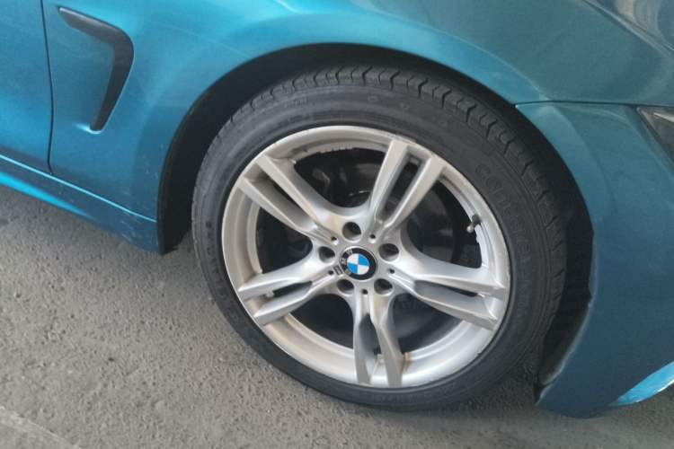 Used BMW 4 Series 2017 425i Convertible M Sport Package Right Front Wheel Hub
