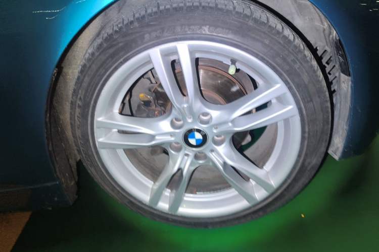 Used BMW 4 Series 2017 425i Convertible M Sport Package Right Front Wheel Hub