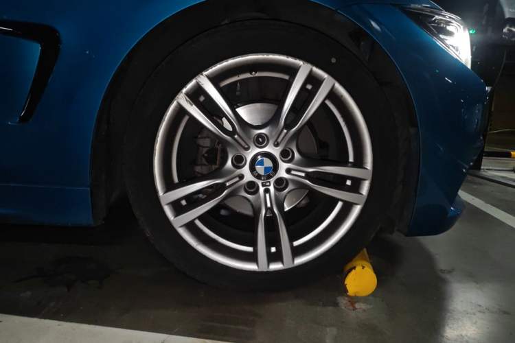 Used BMW 4 Series 2017 425i Convertible M Sport Package Right Front Wheel Hub