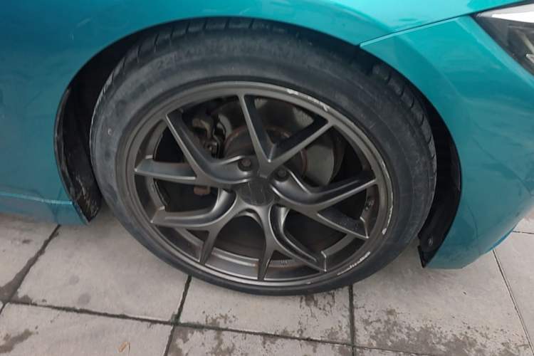 Used BMW 4 Series 2017 425i M Sport Package Right Front Wheel Hub