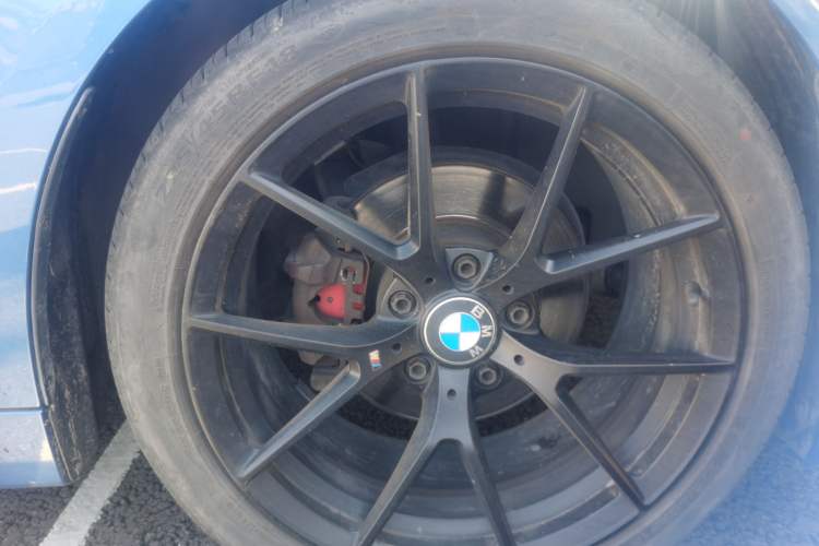 Used BMW 4 Series 2017 425i M Sport Package Right Front Wheel Hub